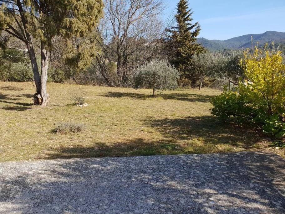 Residence Lou Cigaloun - Ana Location Gréoux-les-Bains Exteriér fotografie