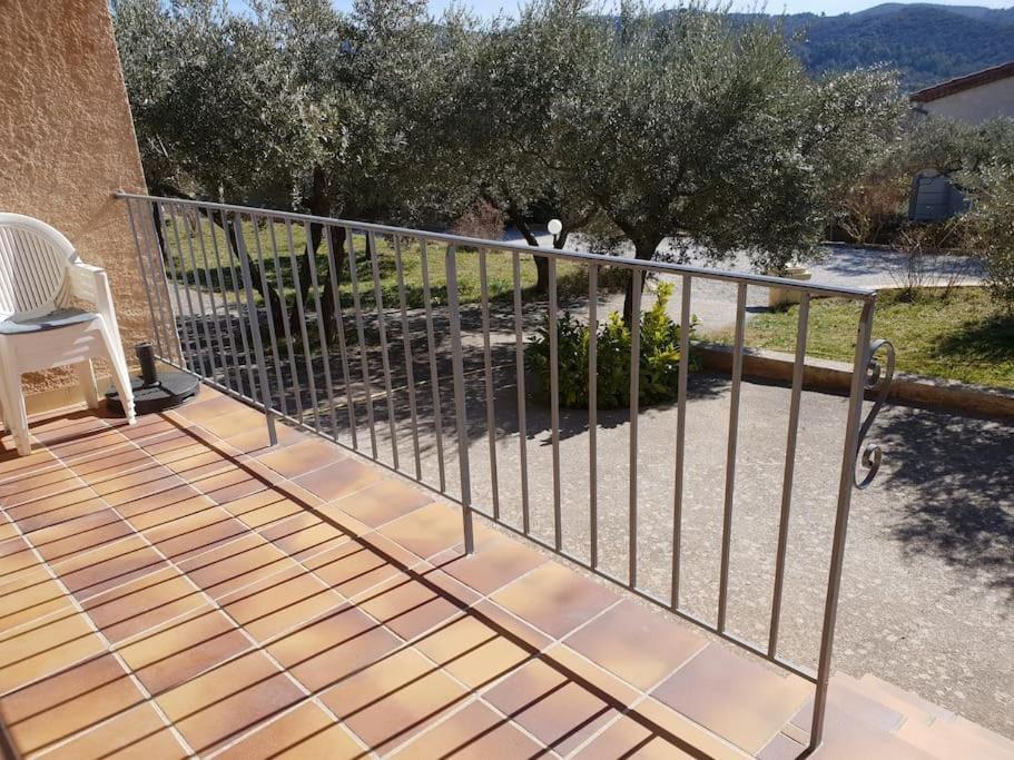 Residence Lou Cigaloun - Ana Location Gréoux-les-Bains Exteriér fotografie
